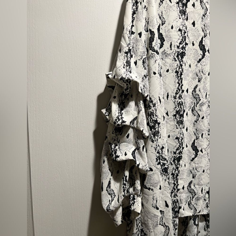 P..LUCA MILANO HI LOW ANIMAL PRINT TOP - Picture 4 of 5
